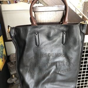 LV Black leather bag/purse
